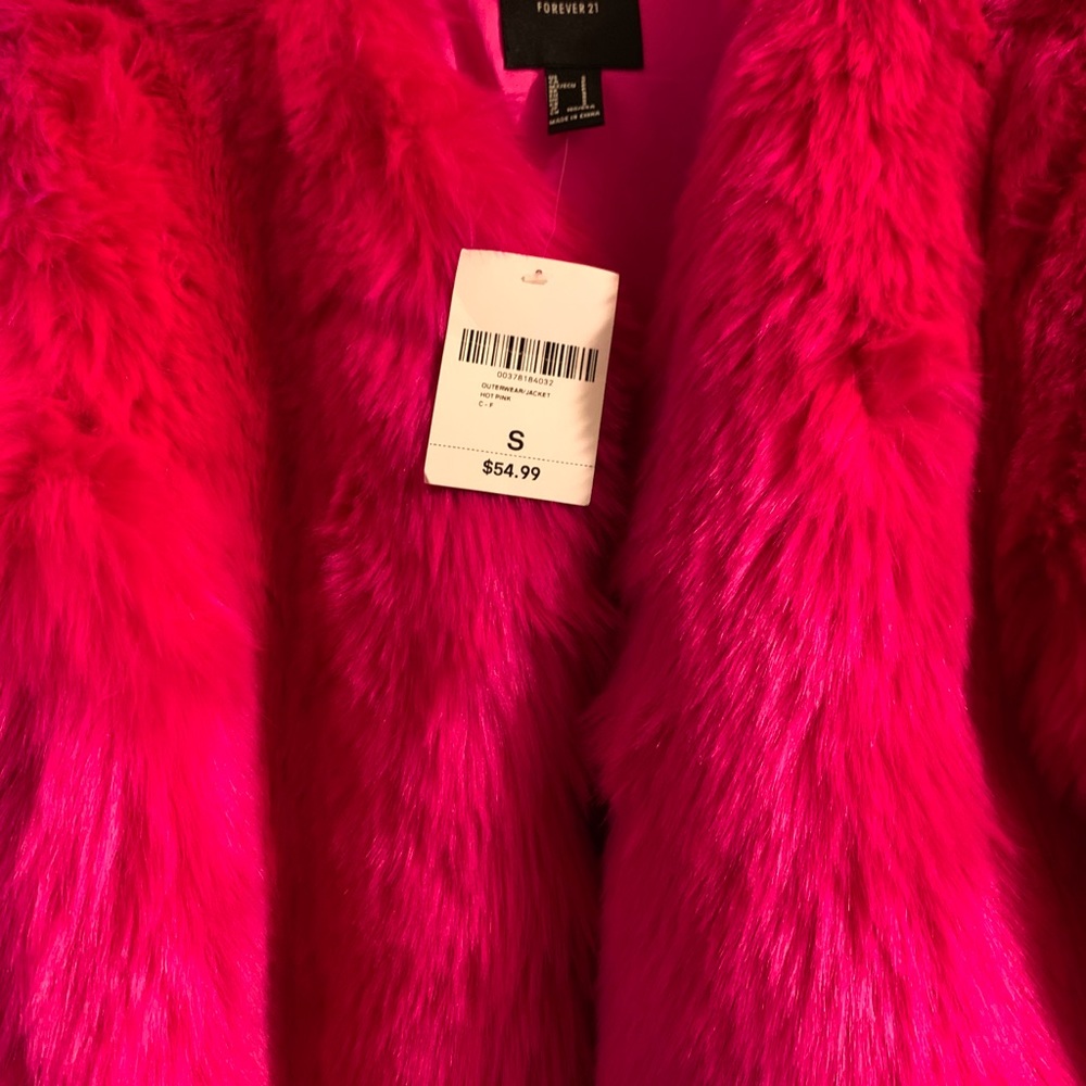 Gorgeous 💗HOT PINK💗 faux coat 🧥